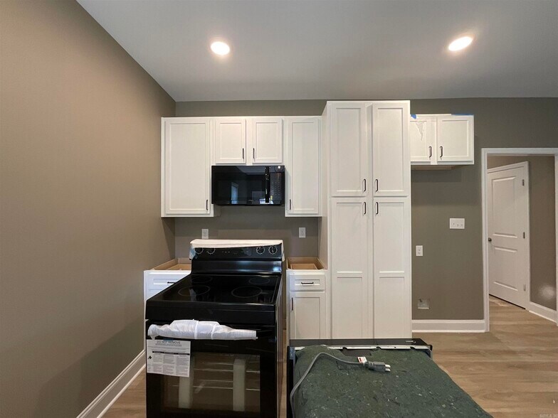 More Photos Of 405 & 407 E Center Street, Jacksonville Specialty For Sale