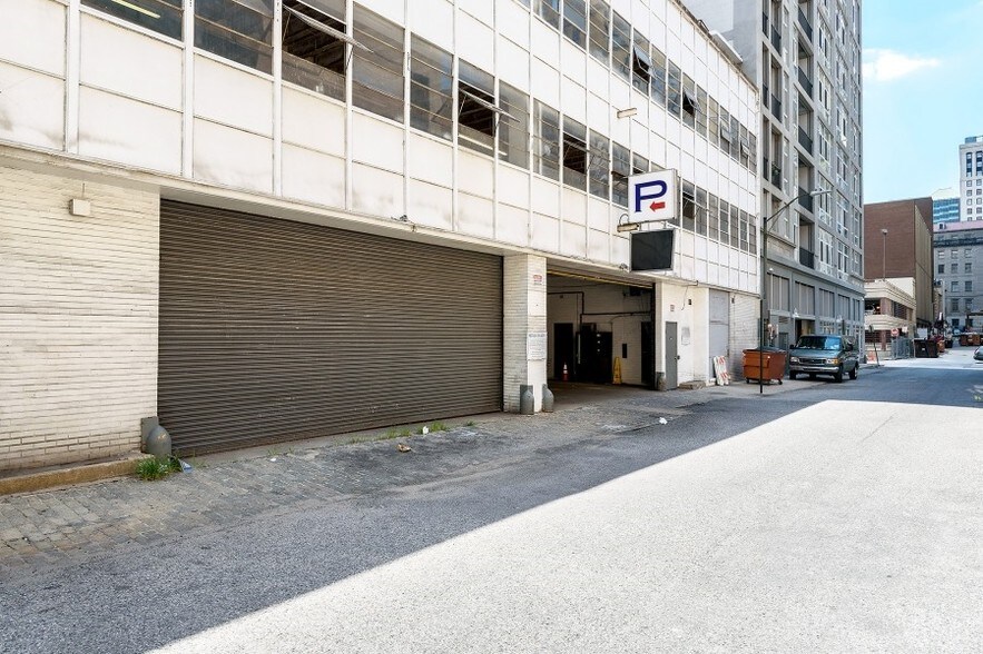 More Photos Of 310-314 Guilford Ave, Baltimore Parking Garage For Sale