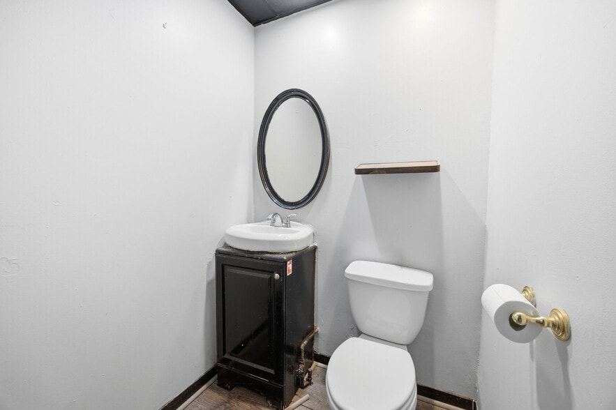 More Photos Of 513 Grand St, Brooklyn Storefront Retail Residential For Lease