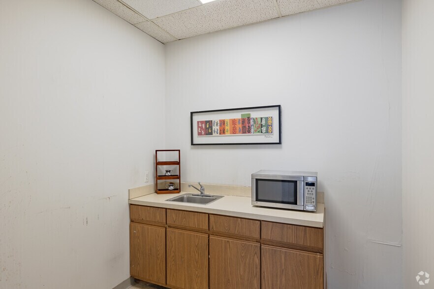 More Photos Of 15565 Northland Dr, Southfield Unknown For Sale