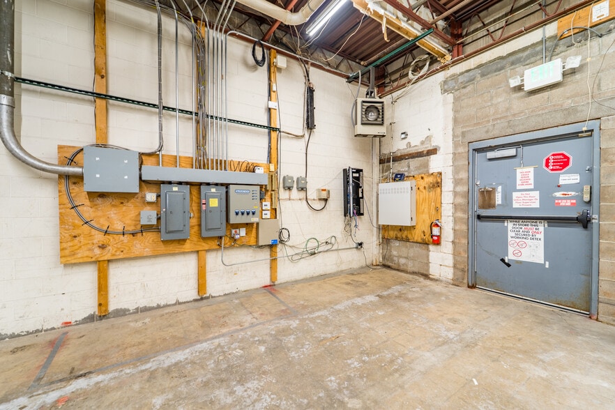 More Photos Of 2201 Grand Ave, Wausau Unknown For Lease