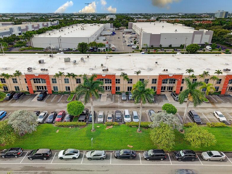 More Photos Of 8200-8358 NW 30th Ter, Doral Warehouse For Lease