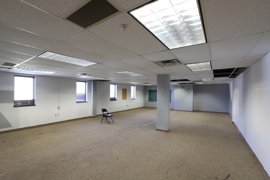 More Photos Of 184 Salem Ave, Dayton Office Residential For Lease
