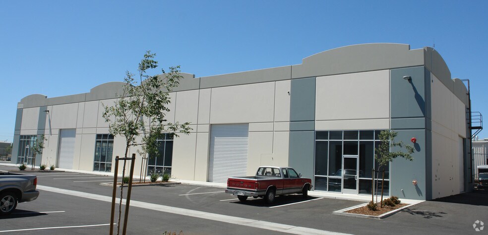 More Photos Of 2220 N MacArthur Dr, Tracy Warehouse For Lease