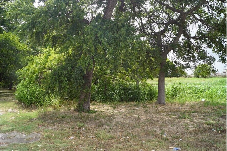 More Photos Of 310 W U.S. 290, Elgin Land For Sale