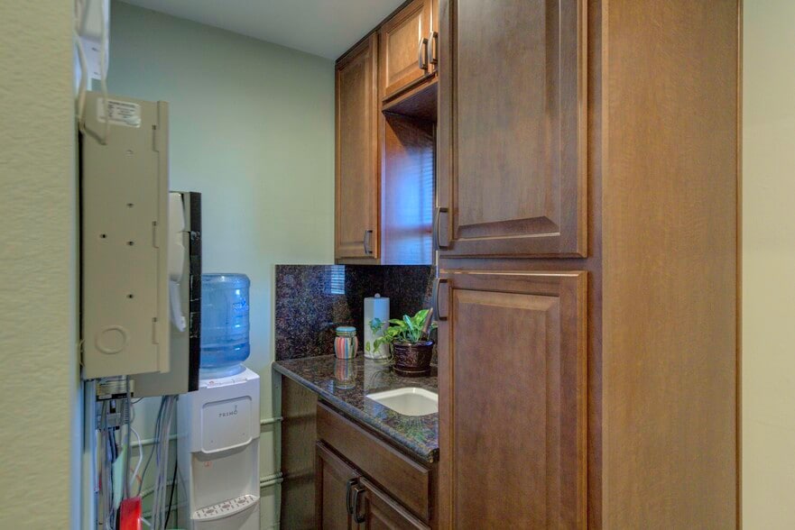 More Photos Of 139 Vassar St, Reno Medical For Lease