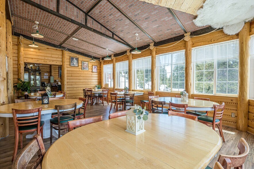 More Photos Of 21221 Baron Lake Dr, Cedaredge Hotel For Sale