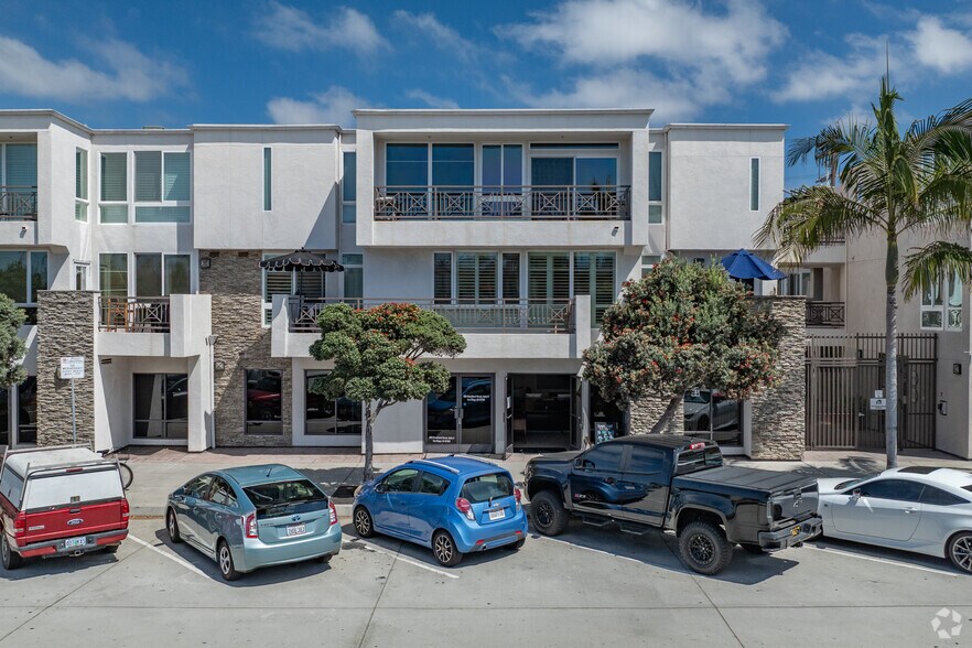 More Photos Of 928-950 Hornblend St, San Diego Office For Sale