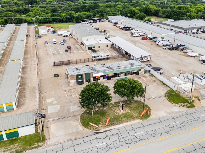 More Photos Of 2712-2720 W Division St, Arlington Storefront Retail Office For Sale