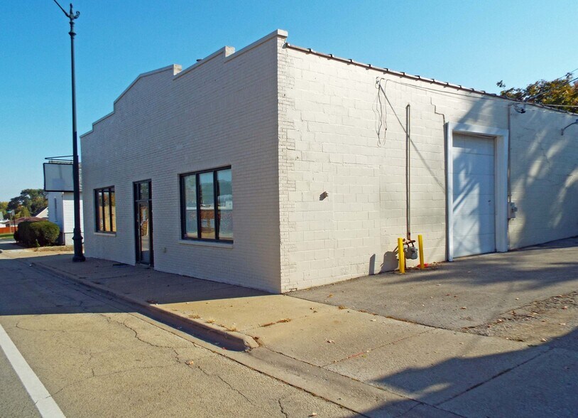 More Photos Of Corner of Ruby St & Nicholson St, Joliet Light Distribution For Sale