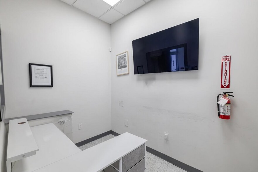 More Photos Of 746-748 Tonnele Ave, Jersey City Storefront Retail Office For Sale