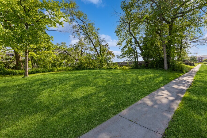 More Photos Of 1220 3rd Street, Des Moines Land For Sale