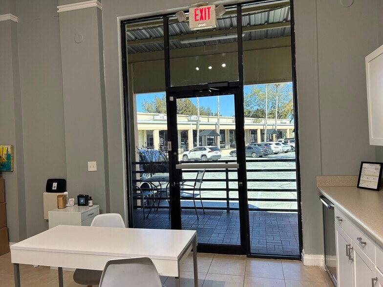 More Photos Of 3215-3217 S Macdill, Tampa Unknown For Lease