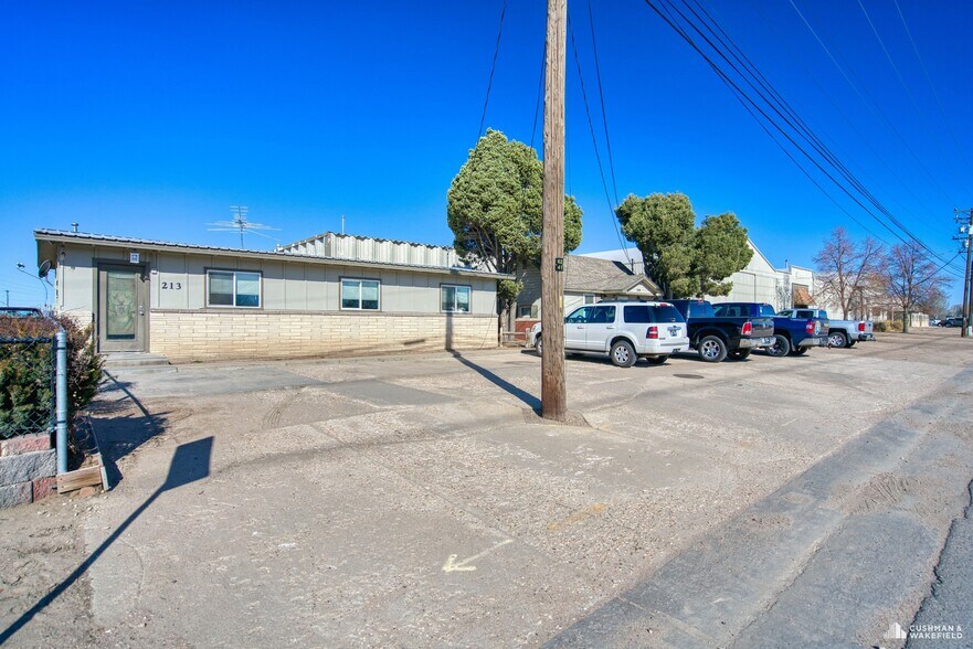 More Photos Of 113-213 6th Ave, Greeley Warehouse For Sale