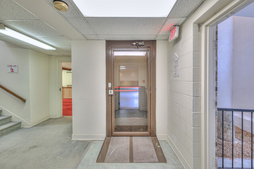 More Photos Of 228 S Military Ave, Lawrenceburg Religious Facility For Sale