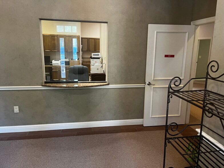 More Photos Of 305 W Spring Creek Pky, Plano Medical For Sale