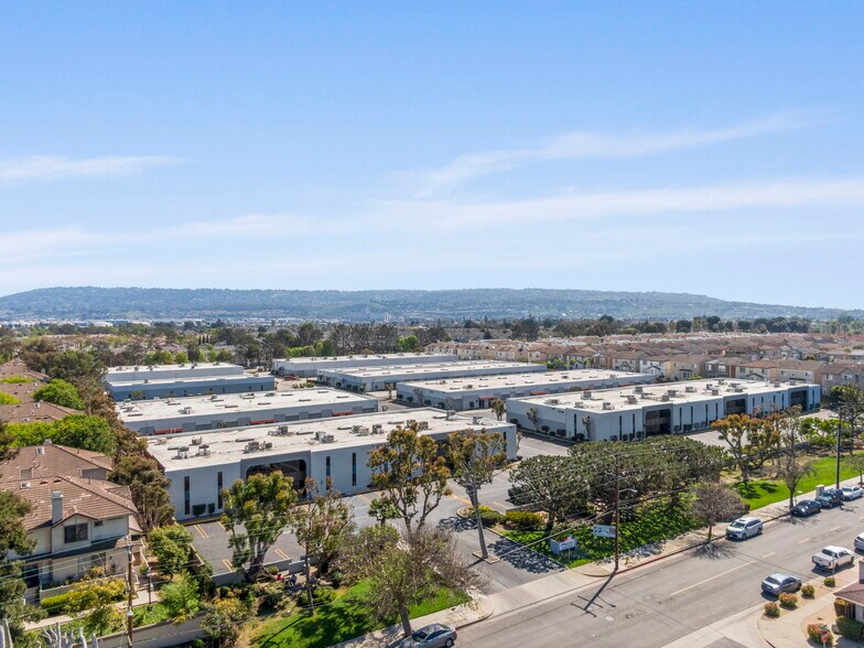 More Photos Of 2730 Monterey St, Torrance Unknown For Lease