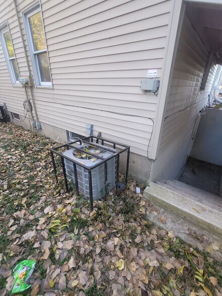 More Photos Of 1458 W 32nd St, Indianapolis Apartments For Sale