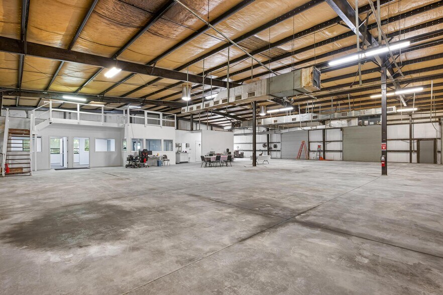More Photos Of 2953 E 63rd Ave, Bradenton Warehouse For Sale