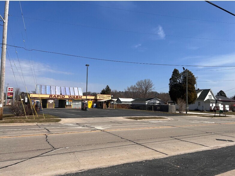 More Photos Of 4110-4118 Broadway St, Manitowoc Carwash For Sale