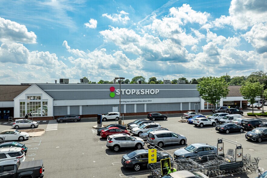 More Photos Of 8-10 Franklin St, Bloomfield Freestanding For Lease