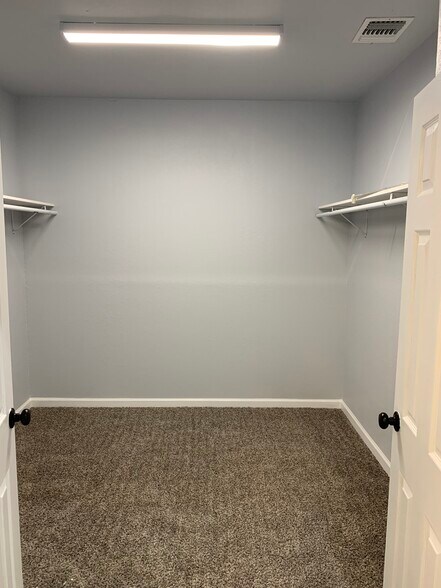 More Photos Of 10503 West Ave, San Antonio Apartments For Sale