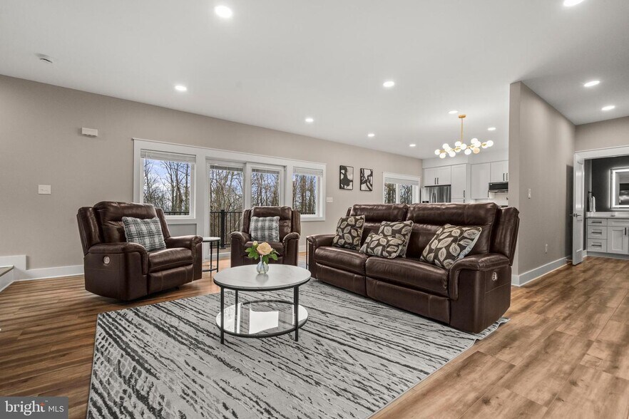 More Photos Of 13537 Hanging Rock Ln, Lovettsville Multifamily For Sale