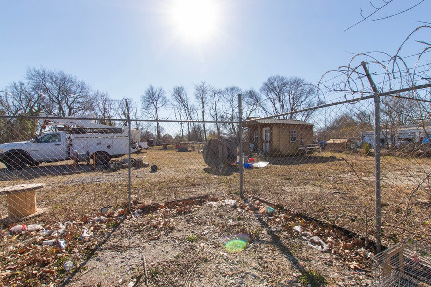 More Photos Of 2733 University Dr NW, Huntsville Freestanding For Sale