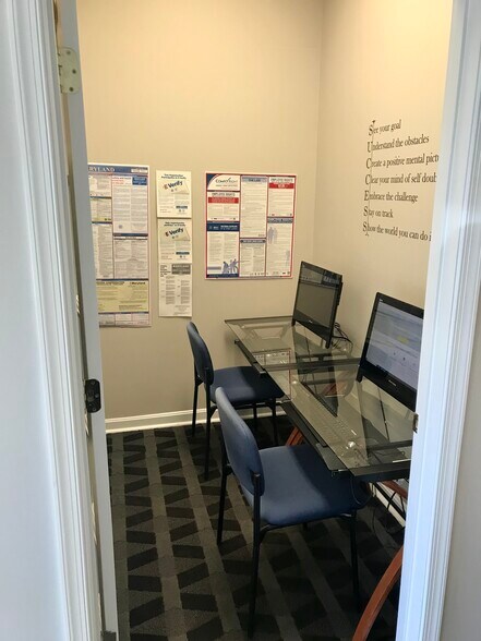 More Photos Of 10914 Patriot Hwy, Fredericksburg Storefront Retail Office For Lease