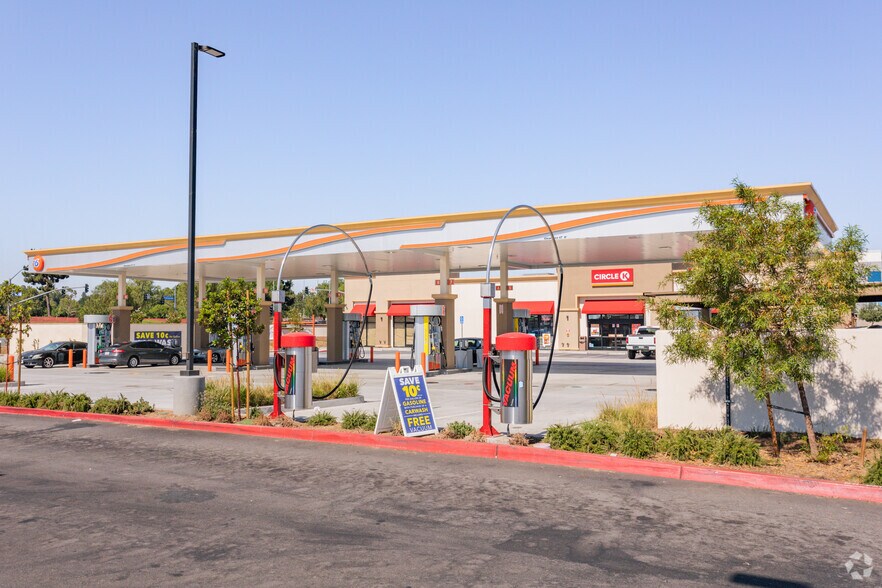 More Photos Of NEC Van Buren Blvd, Riverside Unknown For Lease