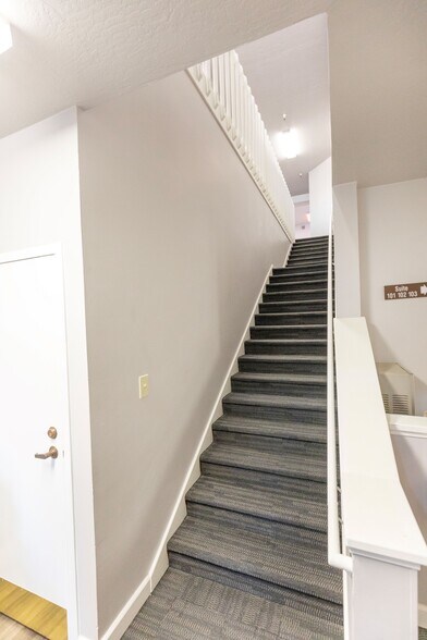 More Photos Of 725 30th St, Sacramento Office For Lease