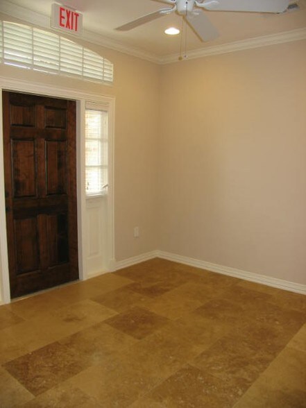 More Photos Of 7167 Colleyville Blvd, Colleyville Medical For Sale