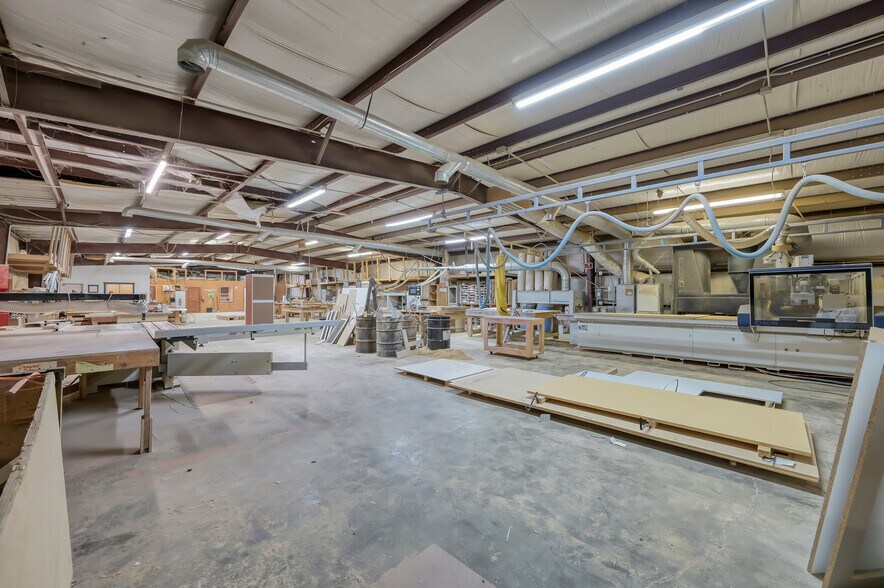 More Photos Of 2745 Interstate 45 S, New Waverly Manufacturing For Lease