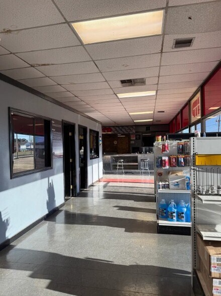 More Photos Of 1060 Grimmett Dr, Shreveport Distribution For Sale