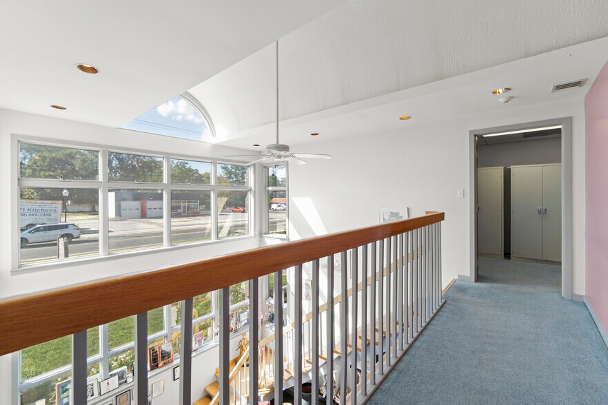 More Photos Of 410 S Main St, Pleasantville Office For Sale