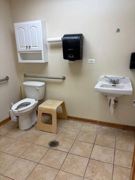 More Photos Of 145-153 Sayton Rd, Fox Lake Unknown For Lease