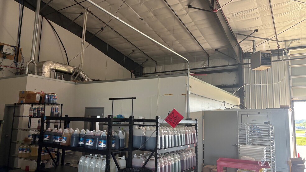 More Photos Of 4592 Dale Dr, Lafayette Industrial For Lease