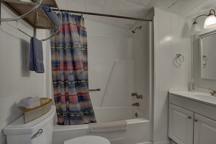 More Photos Of 7367 River Rd, New Braunfels Lodge Meeting Hall For Sale