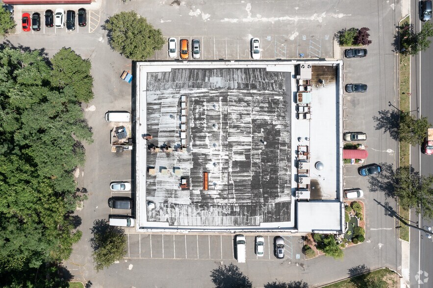 More Photos Of 1281-1285 State Route 35, Middletown Supermarket For Sale