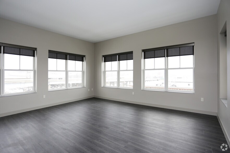 More Photos Of 415 Bridge St NW, Grand Rapids Apartments For Lease