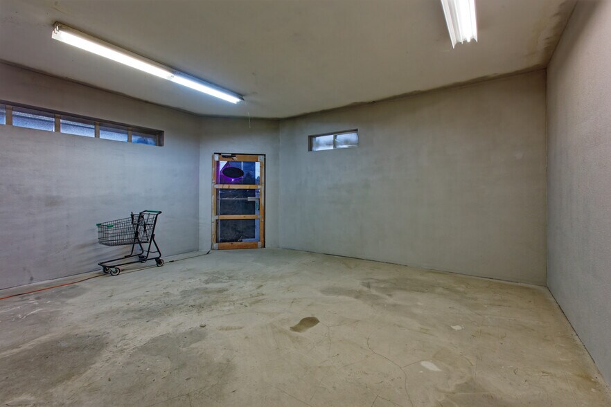 More Photos Of 112 Main St, Elma Flex For Sale