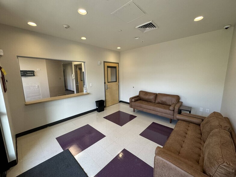 More Photos Of 2435 E Pecan Rd, Phoenix Specialty For Sale