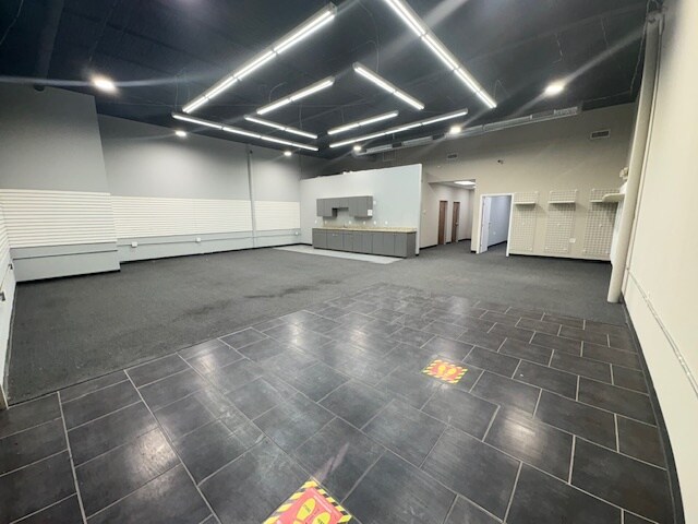 More Photos Of 11418 Reeder Rd, Dallas Warehouse For Lease