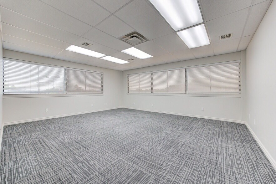 More Photos Of 2401 Tee Cir, Norman Office For Lease