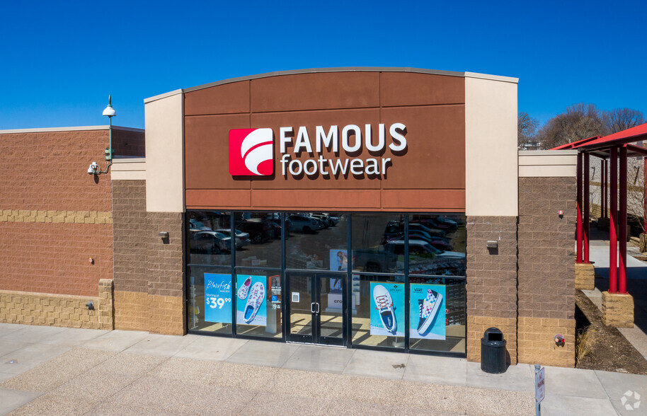 Famous footwear hot sale minneapolis mn