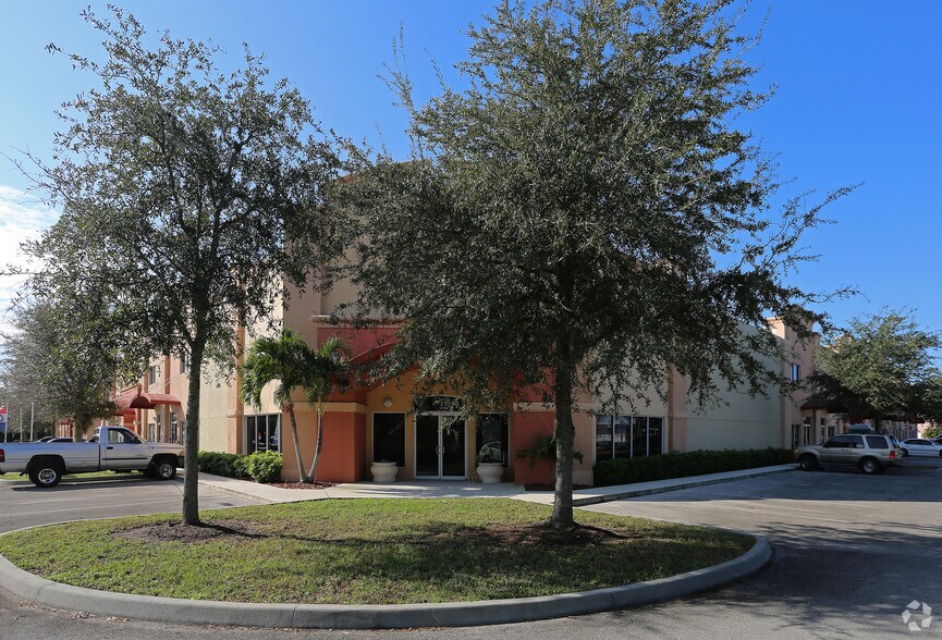 More Photos Of 801-893 Kings Hwy, Fort Pierce Light Manufacturing For Sale