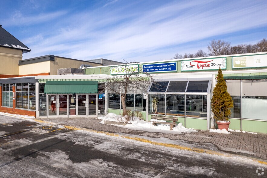 More Photos Of 245-325 Boul Saint-Jean, Pointe-claire Storefront Retail Office For Lease