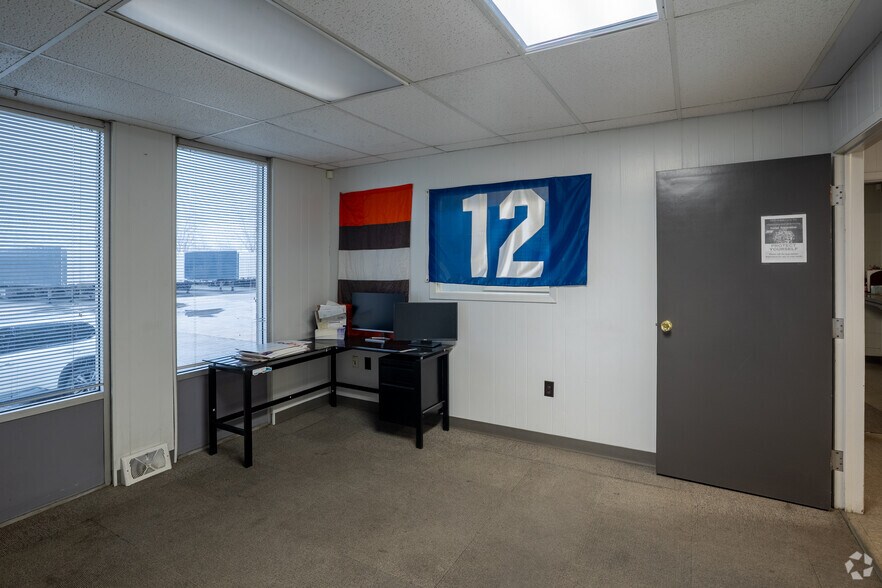 More Photos Of 1336 Matzinger Rd, Toledo Truck Terminal For Lease