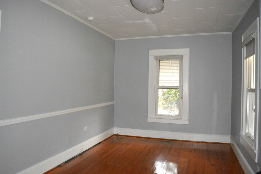 More Photos Of 579 West St, Pittsboro Office For Lease