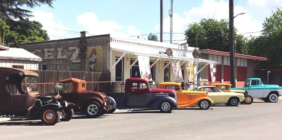 More Photos Of 121 8th St, Colusa Showroom For Sale